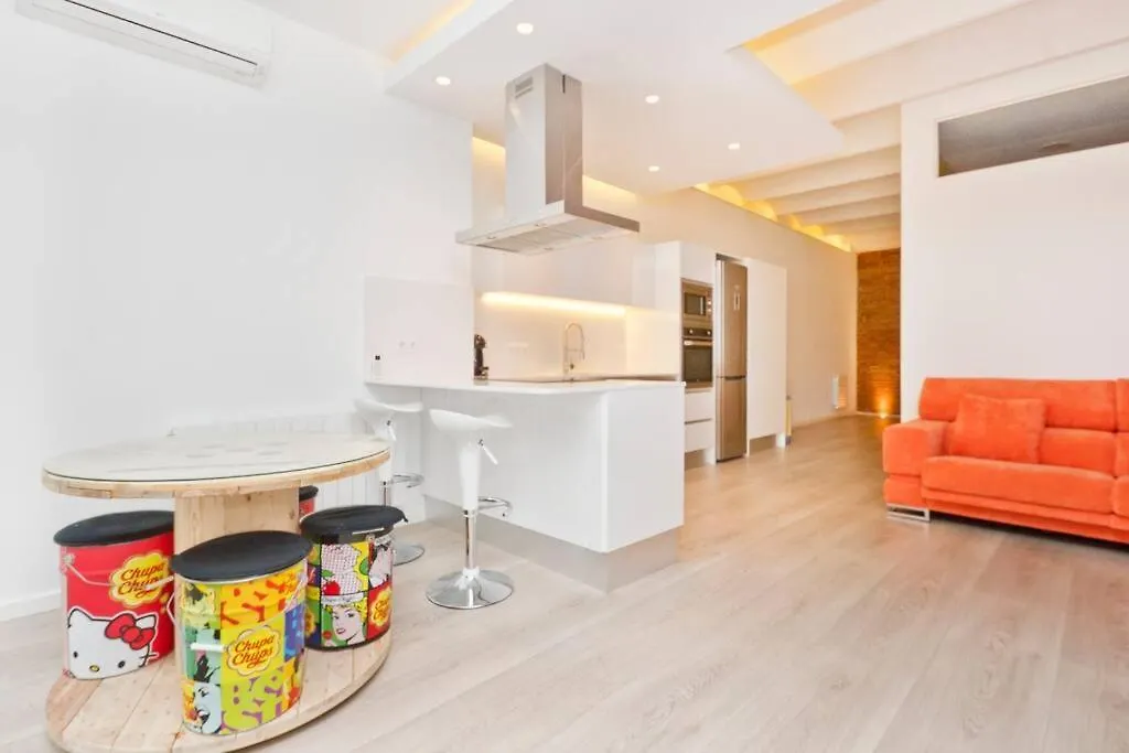 Roos, Design Loft Near The Sea. Apartment Barcelona