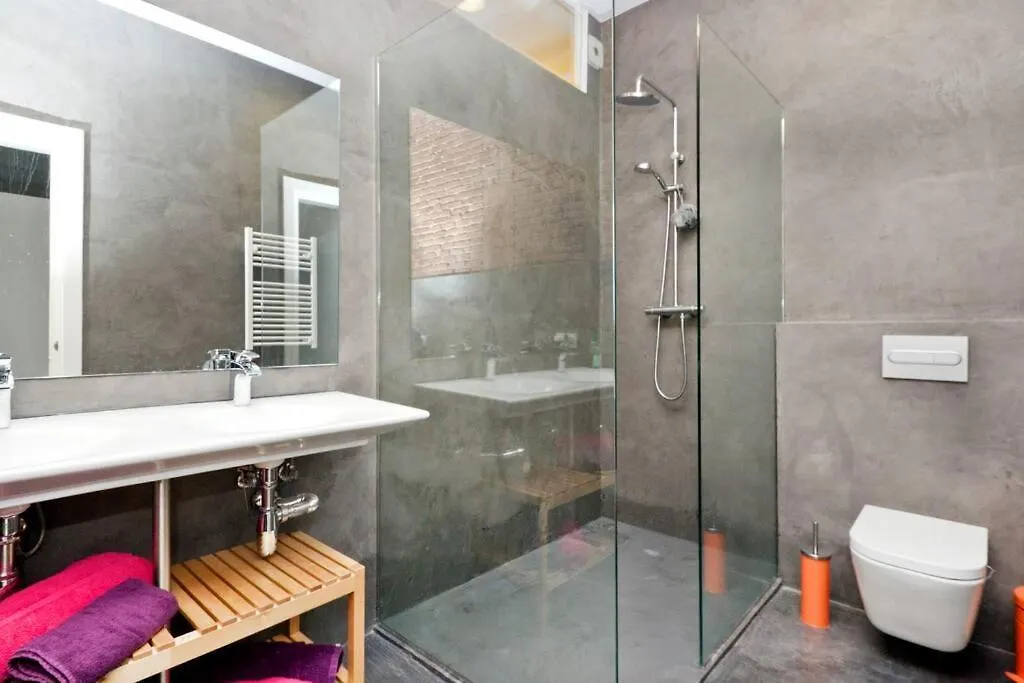 Roos, Design Loft Near The Sea. Apartment Barcelona