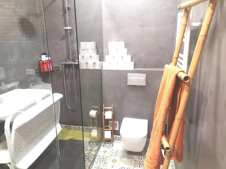 Roos, Design Loft Near The Sea. Apartment Barcelona