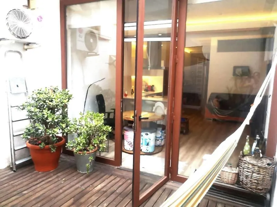 Roos, Design Loft Near The Sea. Apartment Barcelona